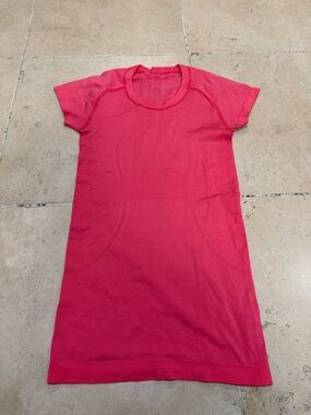 lululemon athletica Short Sleeve Tee Dress in Bright Pink